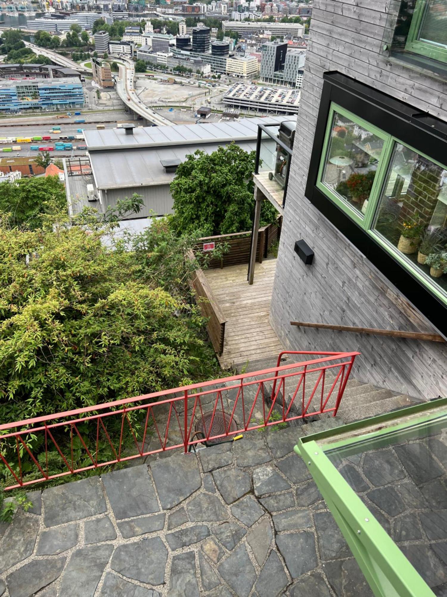 Fin Leilighet Med Parkering! Bergen Extérieur photo