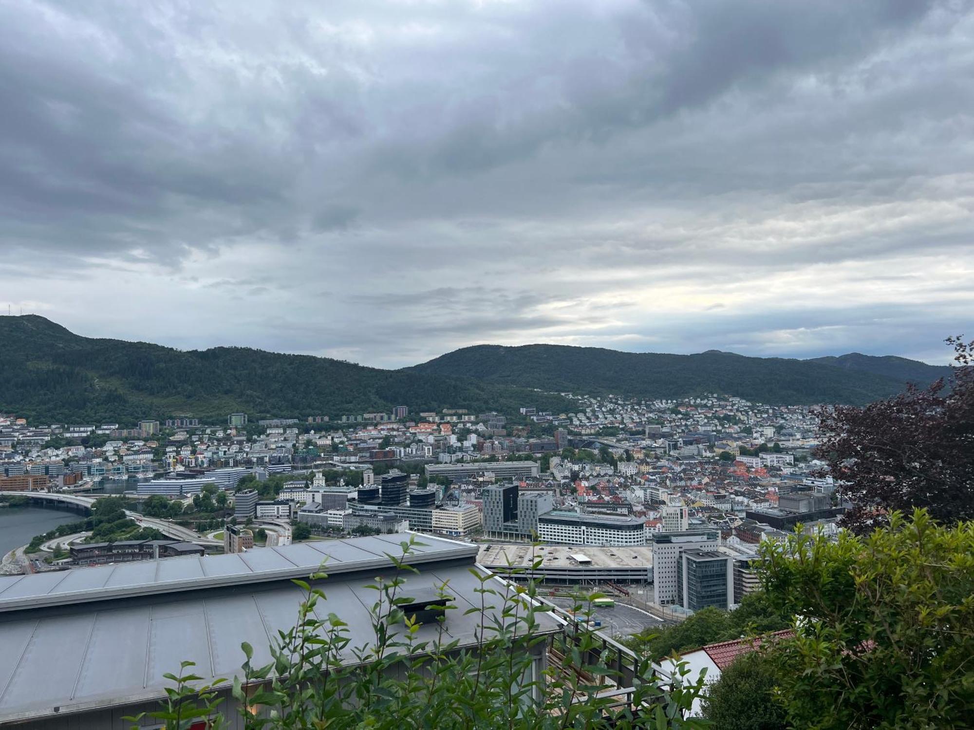 Fin Leilighet Med Parkering! Bergen Extérieur photo